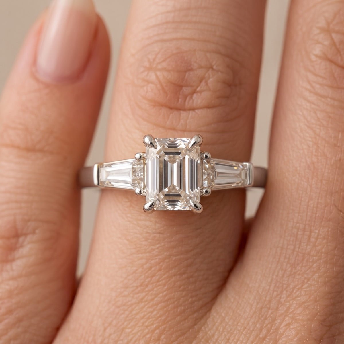 3 diamanten toelopende smaragd