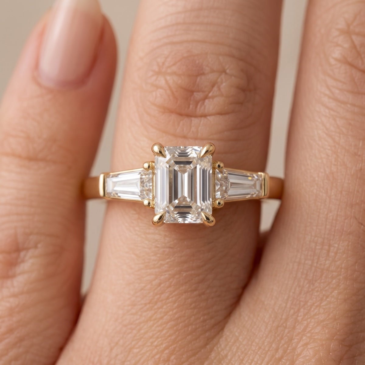 3Diamonds tappered emerald 1,40 ct. - BREEDIA