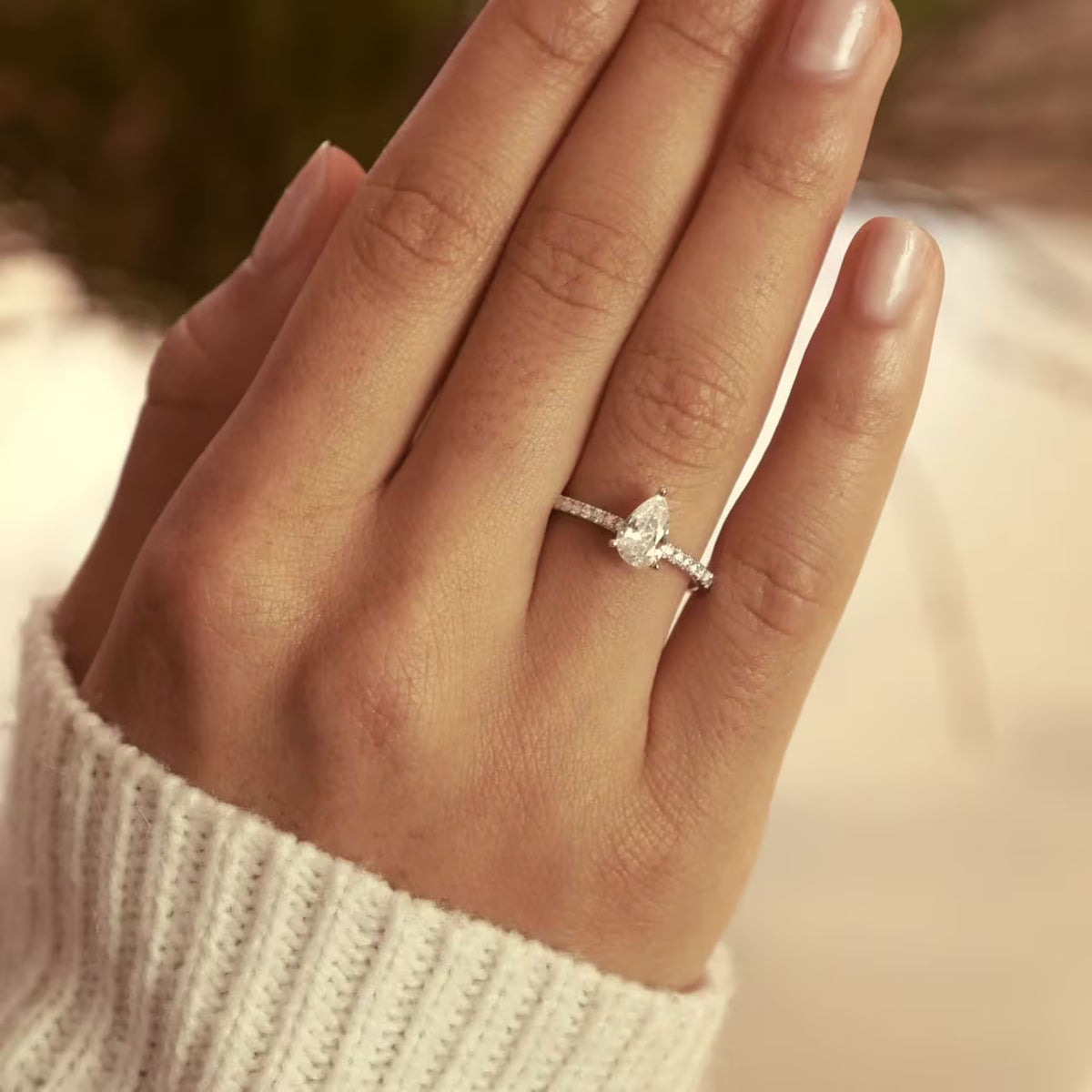 Pavé met peer, 1,16 ct, met labdiamant