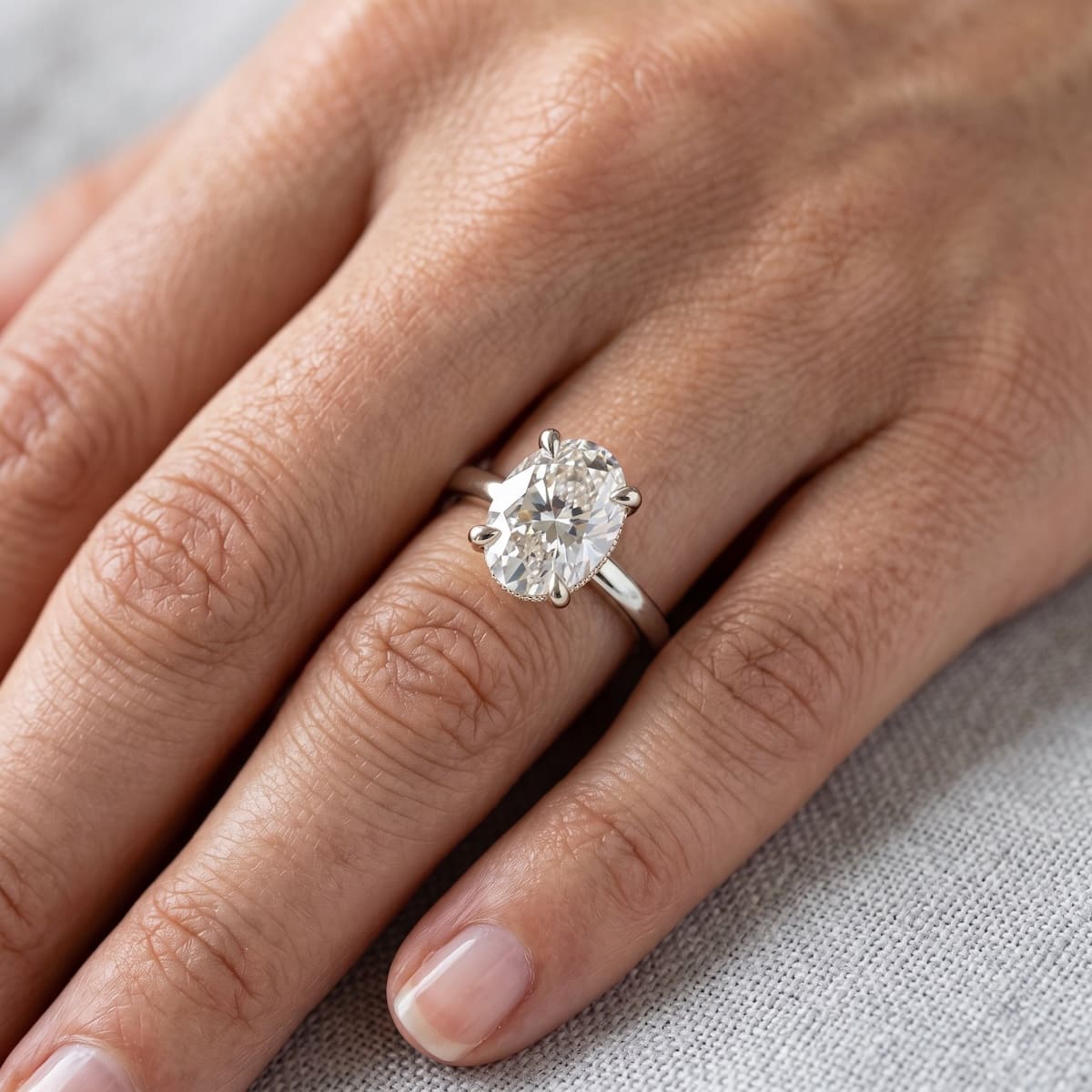 Hidden Halo Oval 1,06 ct. - BREEDIA