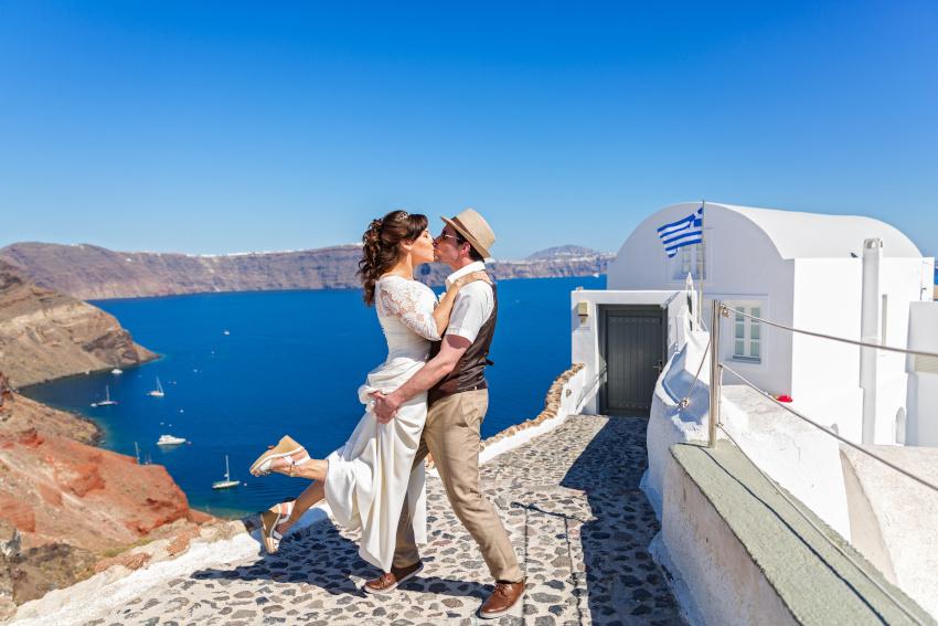 Bruid en bruidegom op Santorini